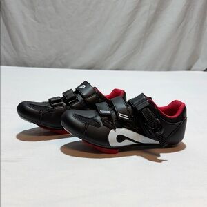 Peloton 40 Womans 9  Mens 7 cycling, bike shoes